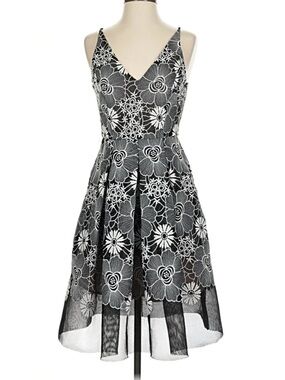 Badgley Mischka Black and White Floral Lace Midi Dress